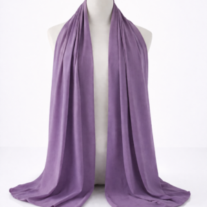 Mannequin-bust-with-lavender-scarf